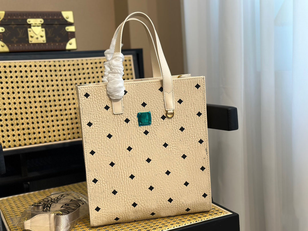 Luxury Designer 23ss Tote Bags 27cm Shopping Bag Cross body Lady handbag Women Five Colors With Box, Brown
Luxury Designer 23ss Tote Bags 27cm Shopping Bag Cross body Lady handbag Women Five Colors With Box, Brown