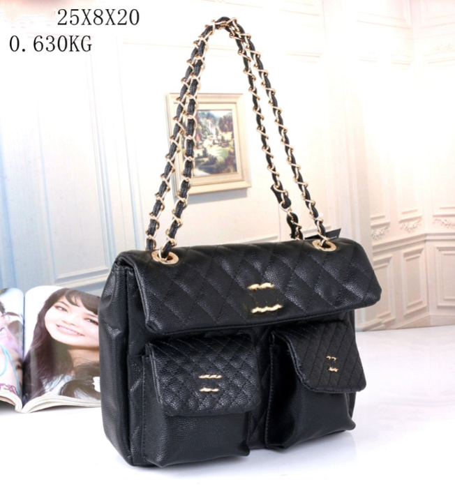 Black and white luxury handbag Women's leather gold chain large capacity shopping bag, 25*8*20cm
Black and white luxury handbag Women's leather gold chain large capacity shopping bag, 25*8*20cm