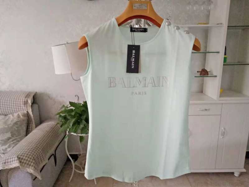 Designer Luxury Coats Spring and Summer New Bal Sleeveless Hot Shoulder Gold Button Vest Arc Hem Tshirt Women Classic Letter Print5RJY
Designer Luxury Coats Spring and Summer New Bal Sleeveless Hot Shoulder Gold Button Vest Arc Hem Tshirt Women Classic Letter Print5RJY