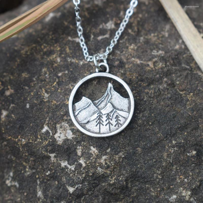 Pendant Necklaces 1pcs Lovely Round Tiny Pine Tree Necklace Mountain Jewelry Hiking Gift For Her
Pendant Necklaces 1pcs Lovely Round Tiny Pine Tree Necklace Mountain Jewelry Hiking Gift For Her