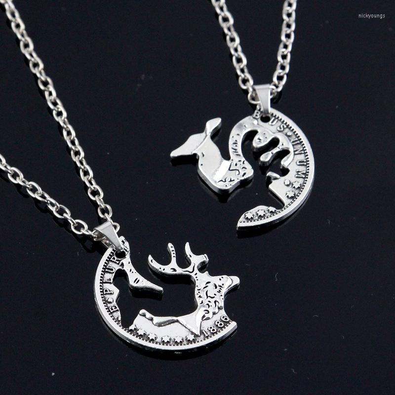 Chains Fashion Creative Splicing Deer Couple Necklace For Women Men Silver Color Jewelry Valentine's Day Present
Chains Fashion Creative Splicing Deer Couple Necklace For Women Men Silver Color Jewelry Valentine's Day Present