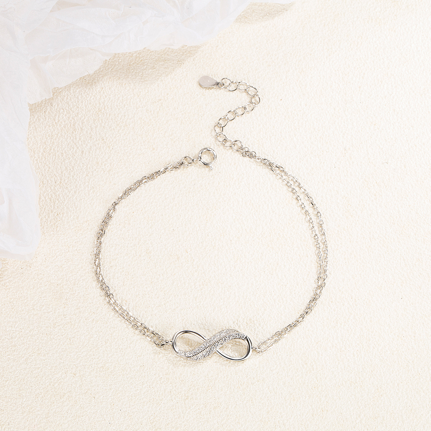 Designer sterling silver jewelry bracelet lucky number figure 8 bracelet explosive European and American niche hand jewelry silver jewelry
Designer sterling silver jewelry bracelet lucky number figure 8 bracelet explosive European and American niche hand jewelry silver jewelry