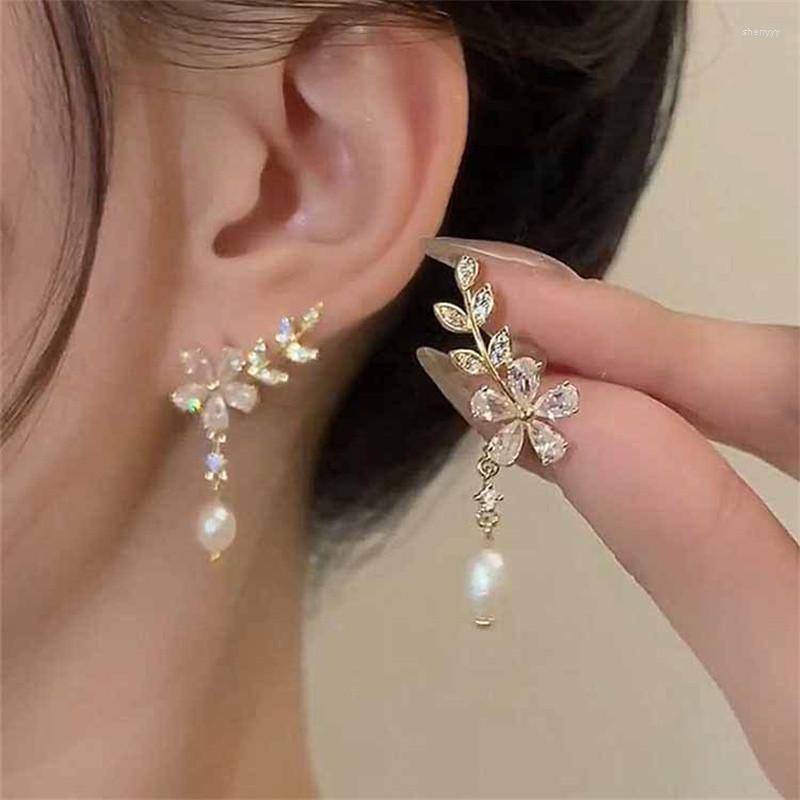 Dangle Earrings Fashion Crystal Flower Leaves Feather Pearl Drop For Women Shining Leaf Zircon Earring Female Wedding Party Jewelry
Dangle Earrings Fashion Crystal Flower Leaves Feather Pearl Drop For Women Shining Leaf Zircon Earring Female Wedding Party Jewelry