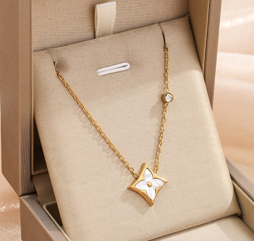 Designer Designer high-quality all-body electroplated titanium steel pendant necklace female clavicle chain
Designer Designer high-quality all-body electroplated titanium steel pendant necklace female clavicle chain