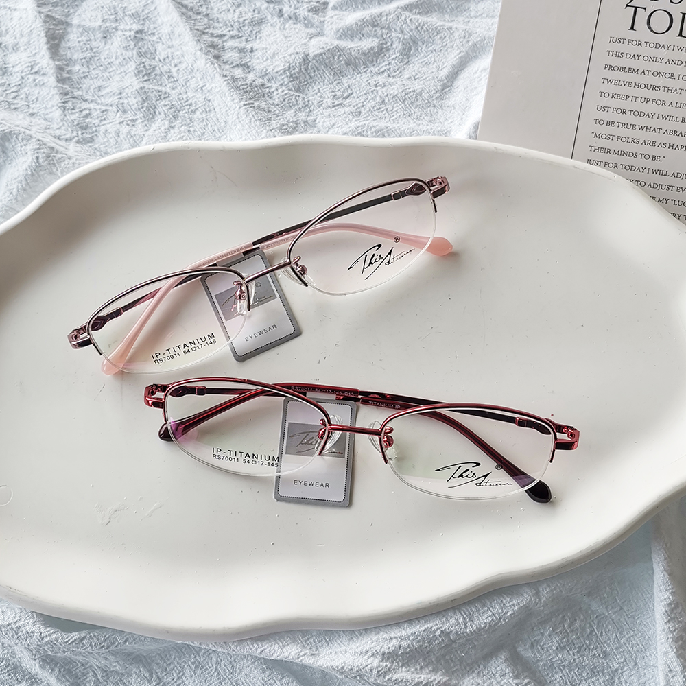 Titanium frame women's glasses fashion ultra-light thick legs Oval prescription mirror small face personality glasses Simple and generous
Titanium frame women's glasses fashion ultra-light thick legs Oval prescription mirror small face personality glasses Simple and generous