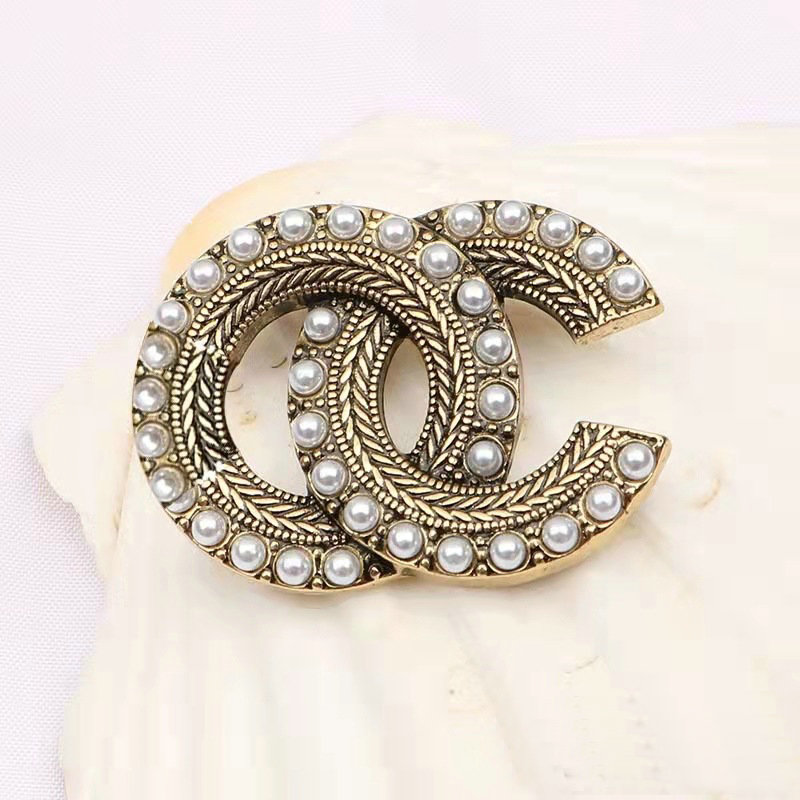 Luxury Women Designer Brand Letter Brooches 18K Gold Plated Inlay Crystal Rhinestone Jewelry Brooch Pin Marry Wedding Party Gift Accessories
Luxury Women Designer Brand Letter Brooches 18K Gold Plated Inlay Crystal Rhinestone Jewelry Brooch Pin Marry Wedding Party Gift Accessories