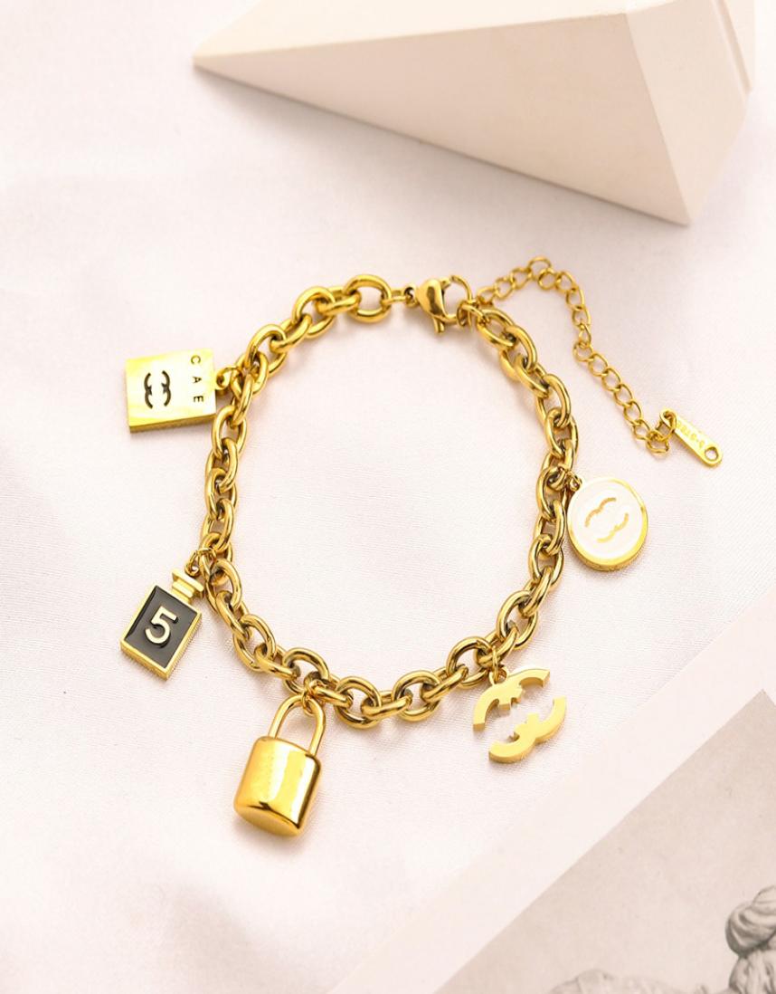 18k Gold Plated Chain Bracelets Luxury Brand Designers Letter Circle Lock Fashion Women Love Stainless Steel Bracelets Wedding Par2101660
18k Gold Plated Chain Bracelets Luxury Brand Designers Letter Circle Lock Fashion Women Love Stainless Steel Bracelets Wedding Par2101660