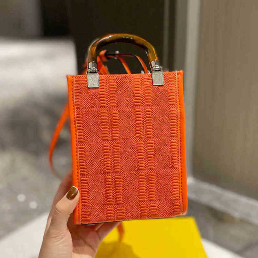 Designer Mini Tote Women Embroidery Handbag Amber Handle Shoulder Bags Messenger Crossbody Clutch Lady Purse 220524
Designer Mini Tote Women Embroidery Handbag Amber Handle Shoulder Bags Messenger Crossbody Clutch Lady Purse 220524