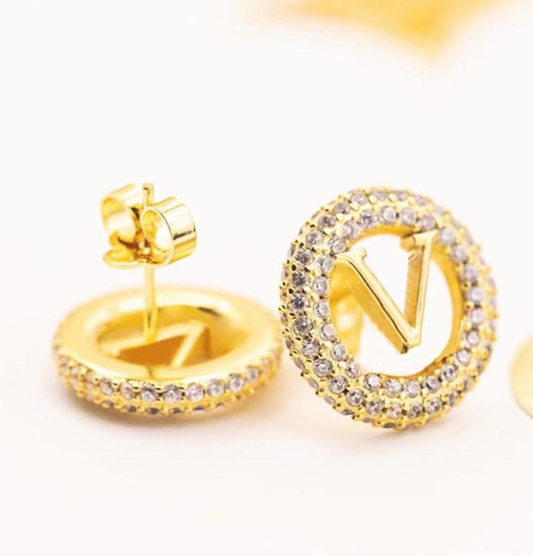 Fashion Earrings Classic Hoops Charm With Stone Studs Designer Simple Earing for Man Womens 2 Styles5542325 
Fashion Earrings Classic Hoops Charm With Stone Studs Designer Simple Earing for Man Womens 2 Styles5542325