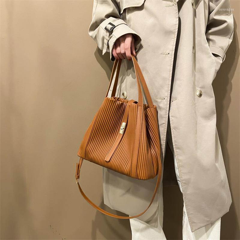 Evening Bags Simple Temperament Solid Color Versatile And Changeable Shoulder Women's Bag 2023 Selling Street Trend Commuting, Khaki
Evening Bags Simple Temperament Solid Color Versatile And Changeable Shoulder Women's Bag 2023 Selling Street Trend Commuting, Khaki
