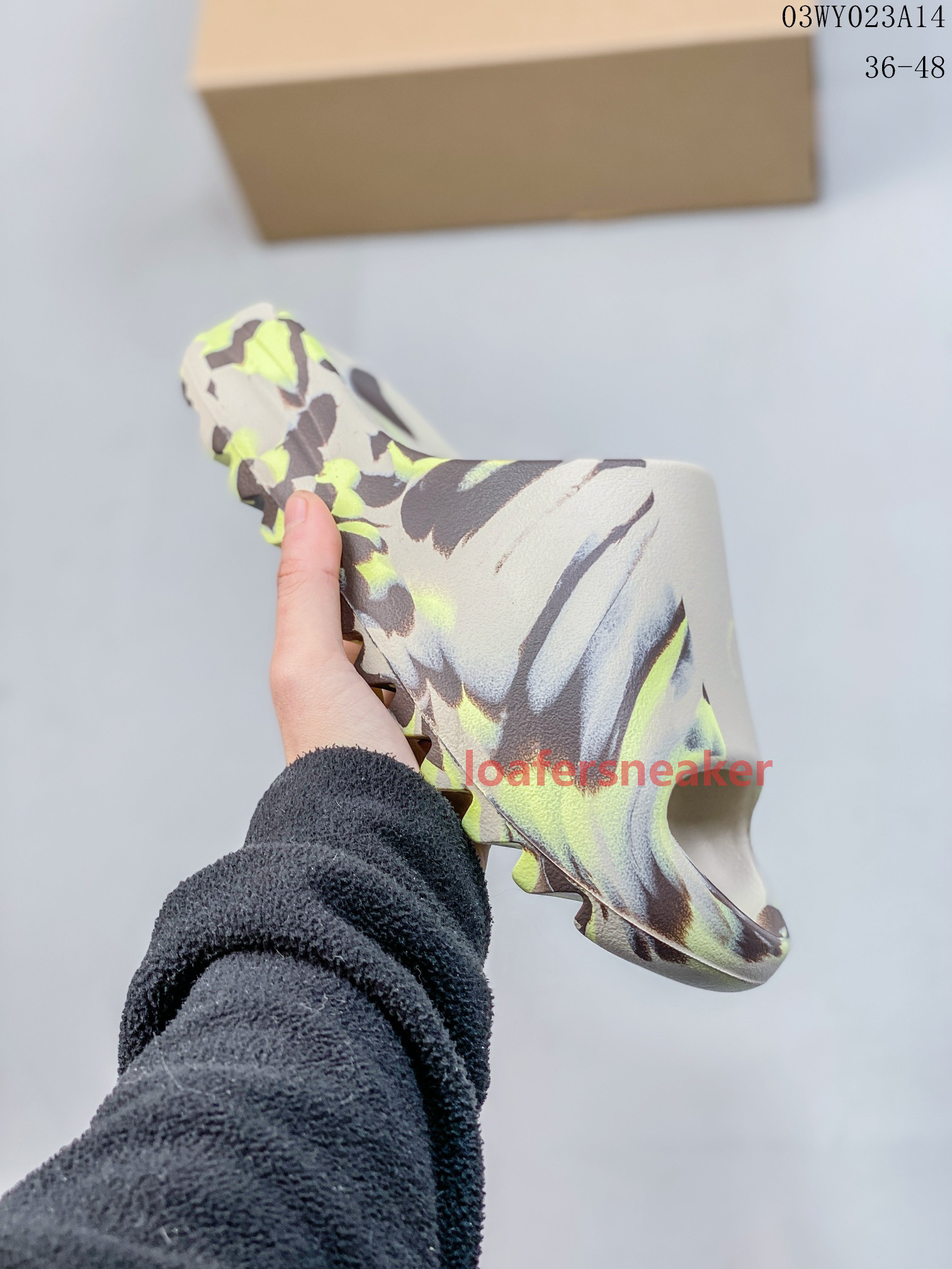 yeezys Slides Eleanor Slides Designer Women Leather Sandals Hollowed out Pattern Rubber Slippers Summer yeezies Bone Foam Runner Fashion Sandal
yeezys Slides Eleanor Slides Designer Women Leather Sandals Hollowed out Pattern Rubber Slippers Summer yeezies Bone Foam Runner Fashion Sandal