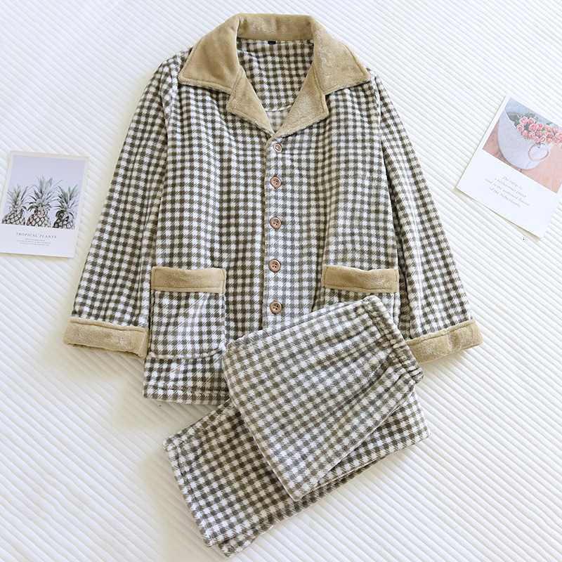 Men's Sleepwear Autumn and winter men's thickened flannel pajamas long-sleeved trousers two-piece plaid buttoned home service suit pajama 230317, Beige
Men's Sleepwear Autumn and winter men's thickened flannel pajamas long-sleeved trousers two-piece plaid buttoned home service suit pajama 230317, Beige