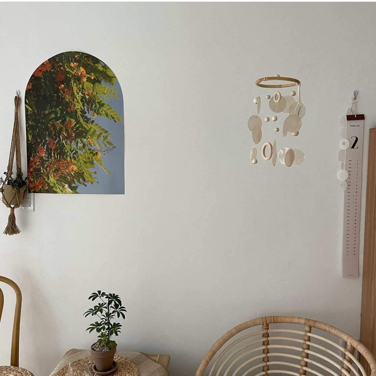 Wall Decor Children's Pendant Toy INS Style Natural Shell Pendant Wooden Beads Ring Wind Chimes Simple Wall Ornaments Homestay Soft Props 230317