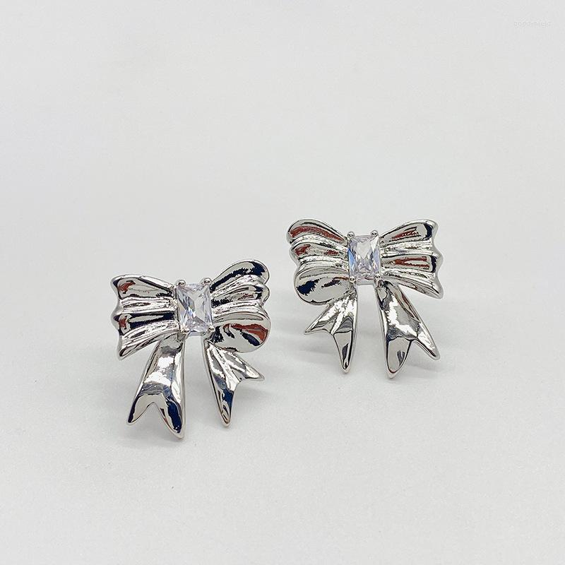 Dangle Earrings 2023 Wind Alloy Smooth Bow Knot Simple In Europe And America Luxury Three Dimensional Design Women's
Dangle Earrings 2023 Wind Alloy Smooth Bow Knot Simple In Europe And America Luxury Three Dimensional Design Women's