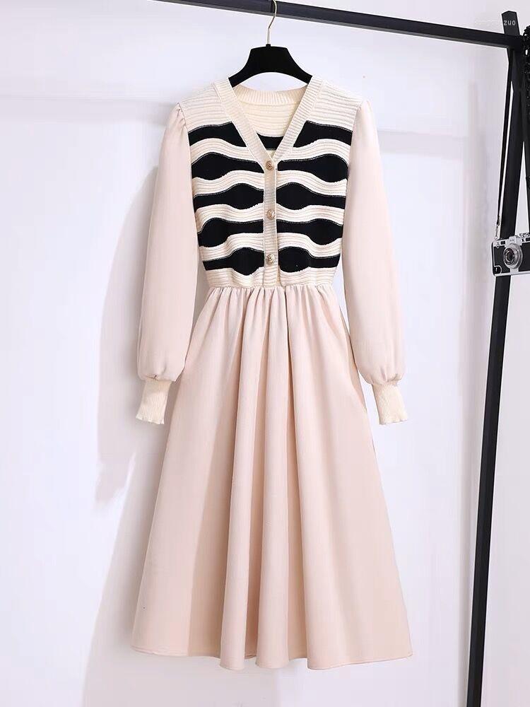 Casual Dresses 2023 Spring French Vintage Midi Long Dress Women V Neck Knitting Patchwork Party Lantern Sleeve Elegant Chic Ladies Robes, Beige
Casual Dresses 2023 Spring French Vintage Midi Long Dress Women V Neck Knitting Patchwork Party Lantern Sleeve Elegant Chic Ladies Robes, Beige