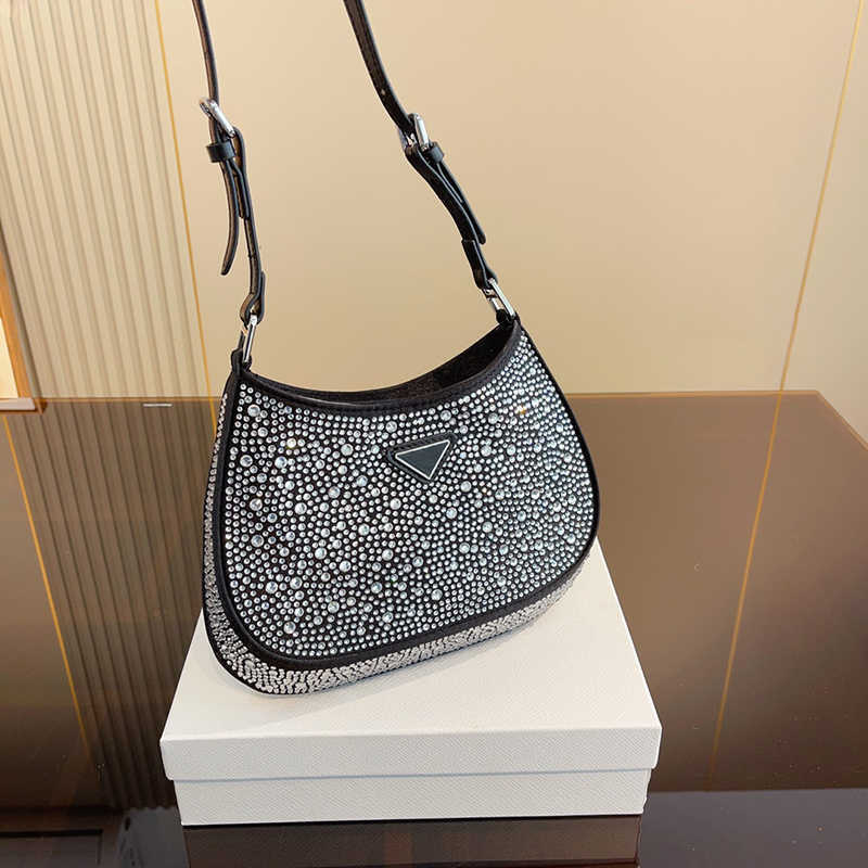 Triangle logo Classic hobo Bag Diamonds designer bag women shoulder bags 5 color crossbody bags lady Fashion Rhinestones party hand tote bag purse 230207, Yellow
Triangle logo Classic hobo Bag Diamonds designer bag women shoulder bags 5 color crossbody bags lady Fashion Rhinestones party hand tote bag purse 230207, Yellow