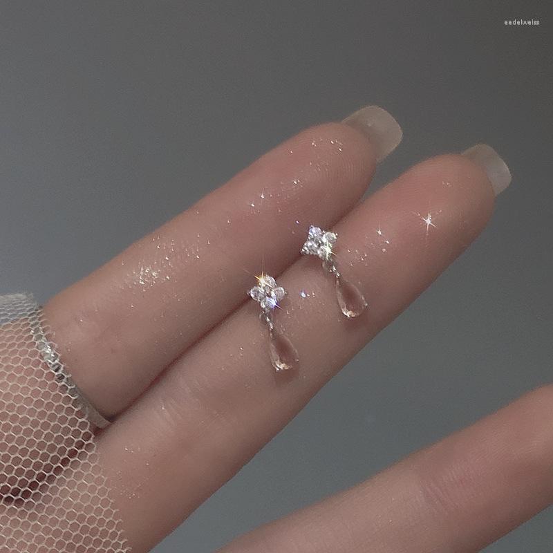 Stud Earrings TURAVZCC Handmade Pink Clover Flower Zirconia For Women Girl Trendy Lucky Plant Earring Female Fashion Elegant Jewelry
Stud Earrings TURAVZCC Handmade Pink Clover Flower Zirconia For Women Girl Trendy Lucky Plant Earring Female Fashion Elegant Jewelry