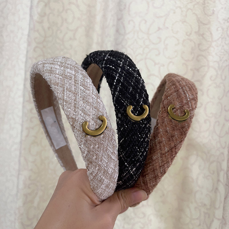 Designer Headband Accessories Quality Silk Hair Hoops Headwrap Woman Brown Headwraps Luxurys Designers Jewelry
Designer Headband Accessories Quality Silk Hair Hoops Headwrap Woman Brown Headwraps Luxurys Designers Jewelry
