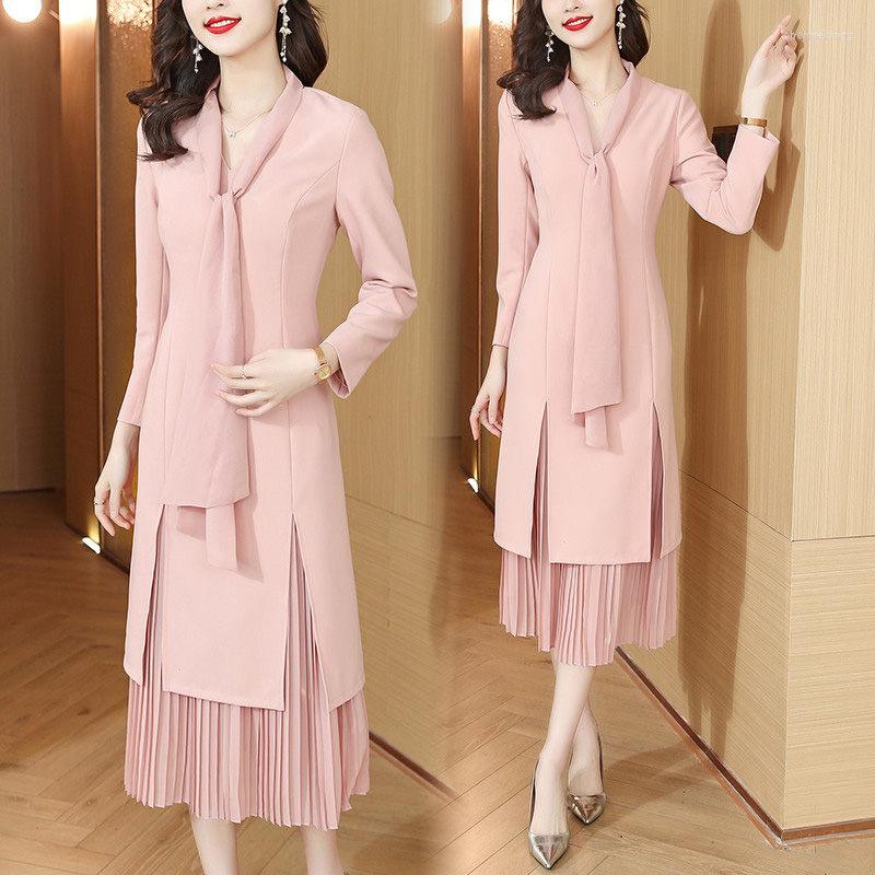 Casual Dresses Pink Fake Two-Piece Spring Dress 2023 Large Size Women's Temperament V-Neck Lace-Up Elegant Clothing For Office Z304
Casual Dresses Pink Fake Two-Piece Spring Dress 2023 Large Size Women's Temperament V-Neck Lace-Up Elegant Clothing For Office Z304