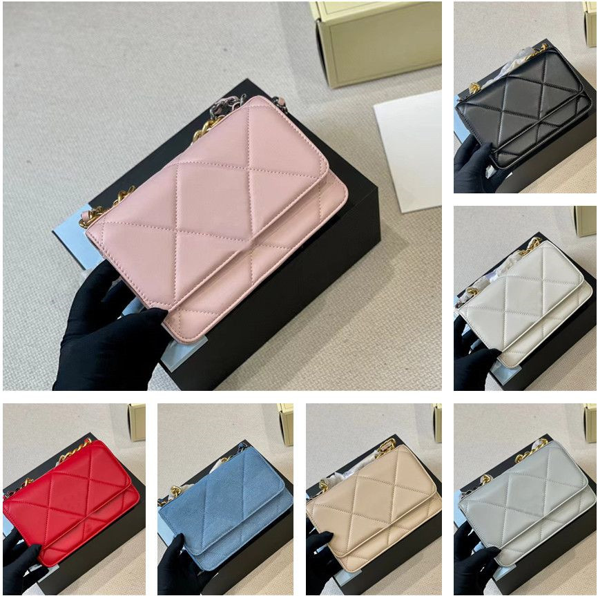 luxury fashion designer bags women shoulder Crossbody bag CC WOC top disc 19 big quilted leather wallet black suede handbags handbags messenger shoulder bag 19*12CM
luxury fashion designer bags women shoulder Crossbody bag CC WOC top disc 19 big quilted leather wallet black suede handbags handbags messenger shoulder bag 19*12CM