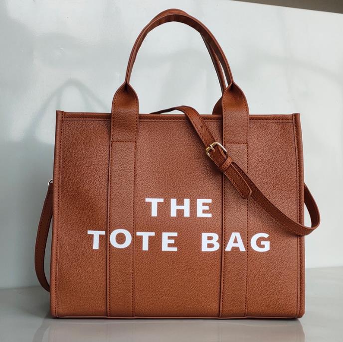 New Designer the tote bag for woman handbag Vintage fashion Single shoulder bags Large capacity classic leather handbags 5A women crossbody totes bages 33cm, Beige
New Designer the tote bag for woman handbag Vintage fashion Single shoulder bags Large capacity classic leather handbags 5A women crossbody totes bages 33cm, Beige