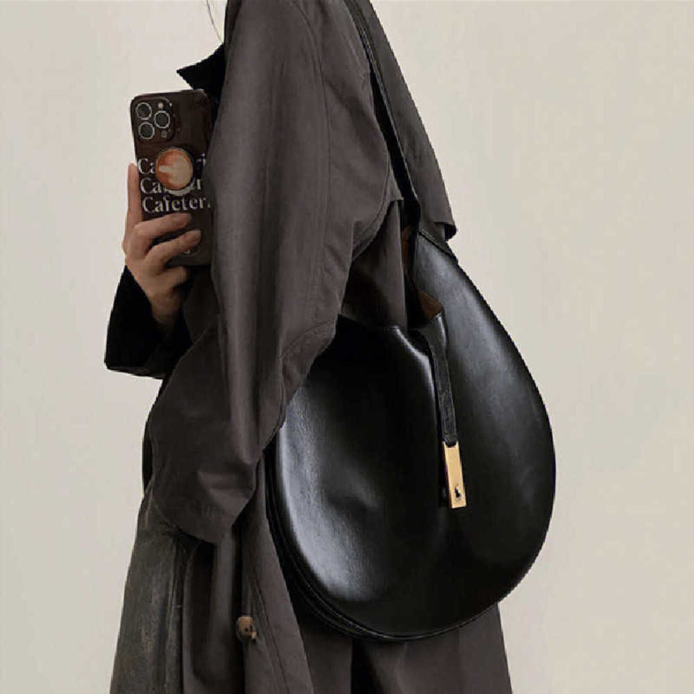 Brand Designer Women's Tote Bags Winter Lady Shoulder High Quality Leather Handbags Large Capacity Shopper 230304, Black
Brand Designer Women's Tote Bags Winter Lady Shoulder High Quality Leather Handbags Large Capacity Shopper 230304, Black