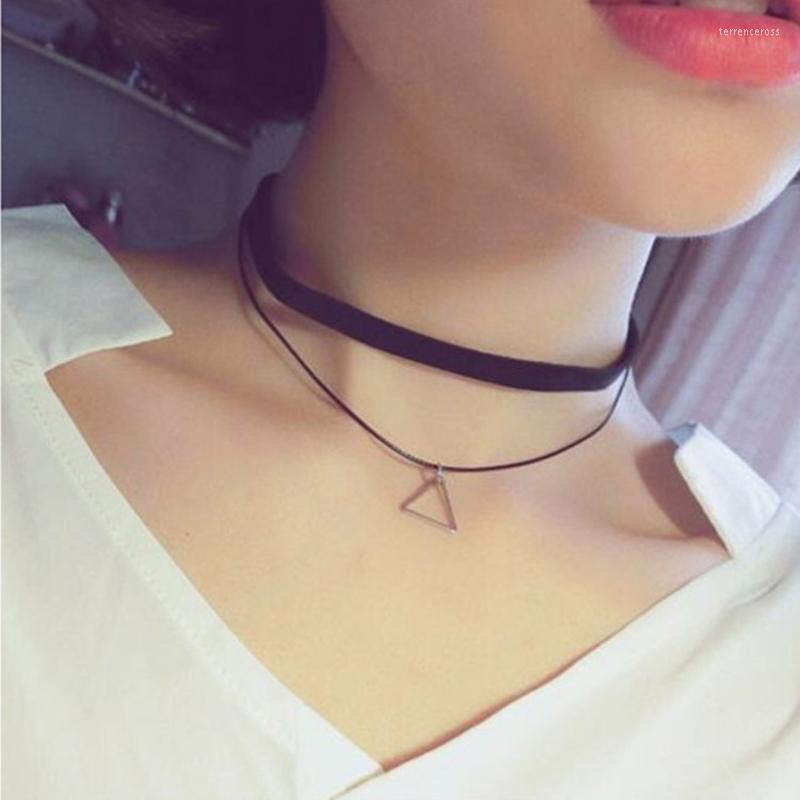 Choker Fashion Triangle Chokers Double Layer Sexy Short Necklaces Women Clavicle Chain Jewelry Girl Simple Geometry Accessories
Choker Fashion Triangle Chokers Double Layer Sexy Short Necklaces Women Clavicle Chain Jewelry Girl Simple Geometry Accessories