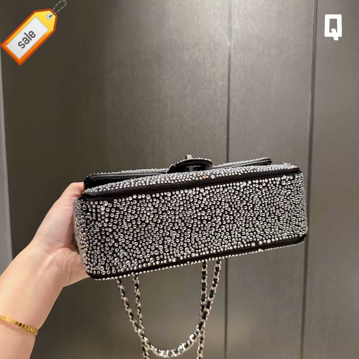 Luxury Women's Brand Designer Shoulder Bags 2023 New Fashion Texture Full Diamond Cf Single Shoulders Cross-body Portable Messenger Bag Factory Direct Sale, White
Luxury Women's Brand Designer Shoulder Bags 2023 New Fashion Texture Full Diamond Cf Single Shoulders Cross-body Portable Messenger Bag Factory Direct Sale, White