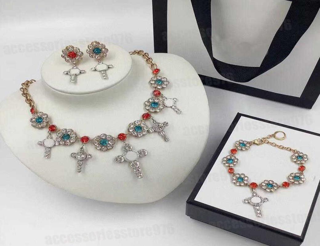 Fashion Cross Necklace Stainless Steel Bracelets Rhinestone Crystal Men Womens Classics Ear Stud Gold Chain Wedding Choker Pendant3168110
Fashion Cross Necklace Stainless Steel Bracelets Rhinestone Crystal Men Womens Classics Ear Stud Gold Chain Wedding Choker Pendant3168110