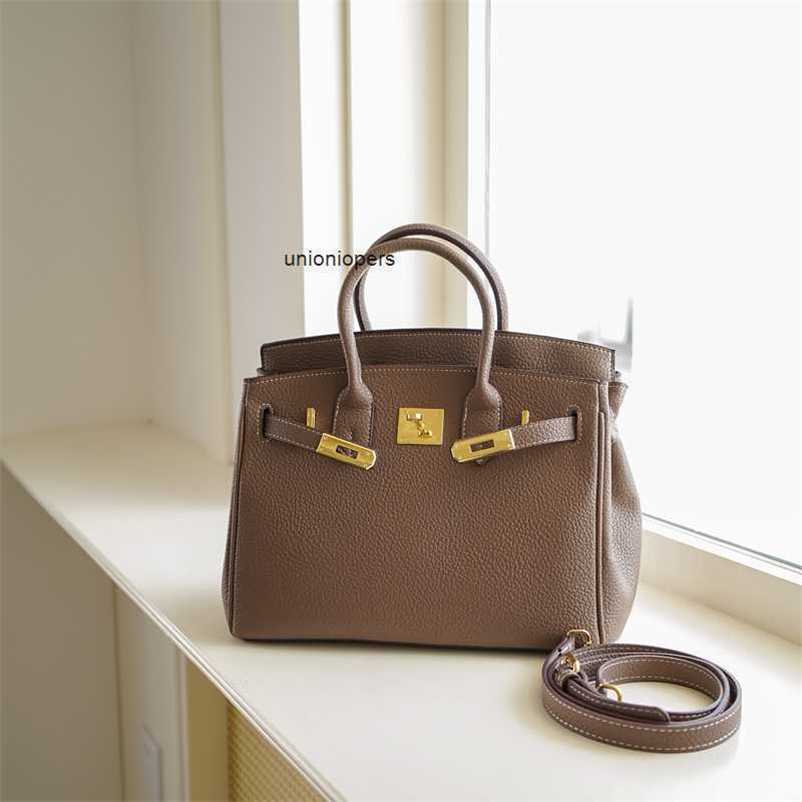 Designers Handbags Birkin Designer Bags Lychee Pattern High-grade Sense Foreign Style Handbag Large Capacity Female 2023 New Fashion Bride Ayw, White large size
Designers Handbags Birkin Designer Bags Lychee Pattern High-grade Sense Foreign Style Handbag Large Capacity Female 2023 New Fashion Bride Ayw, White large size