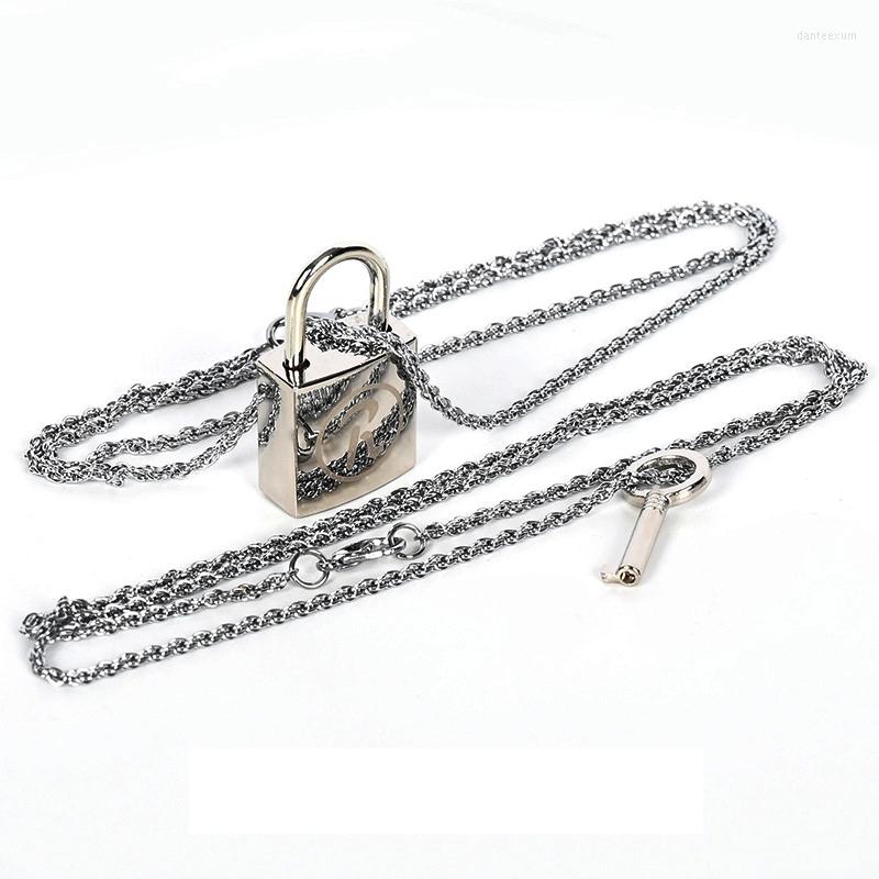 Pendant Necklaces 2Pcs/Set Ai Yazawa NANA Lover's Key&Lock Metal Necklace Chain Cosplay Accessories
Pendant Necklaces 2Pcs/Set Ai Yazawa NANA Lover's Key&Lock Metal Necklace Chain Cosplay Accessories