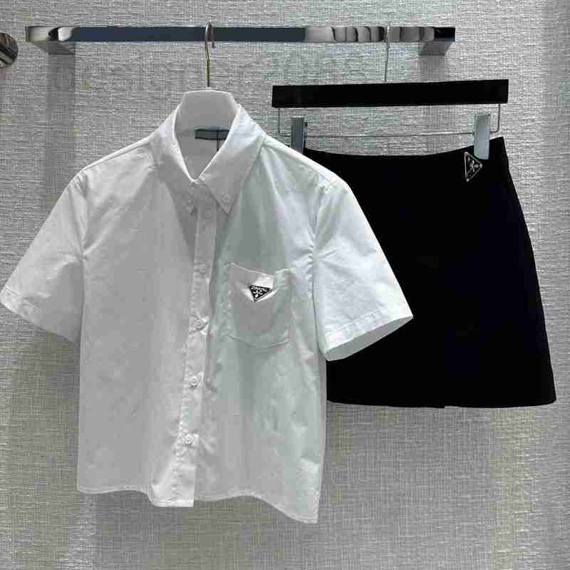 Two Piece Dress designer Set 23 Early Spring New Low Profile Triangle Label Cotton Short Sleeve White Shirt Black Skirt FMOK
Two Piece Dress designer Set 23 Early Spring New Low Profile Triangle Label Cotton Short Sleeve White Shirt Black Skirt FMOK