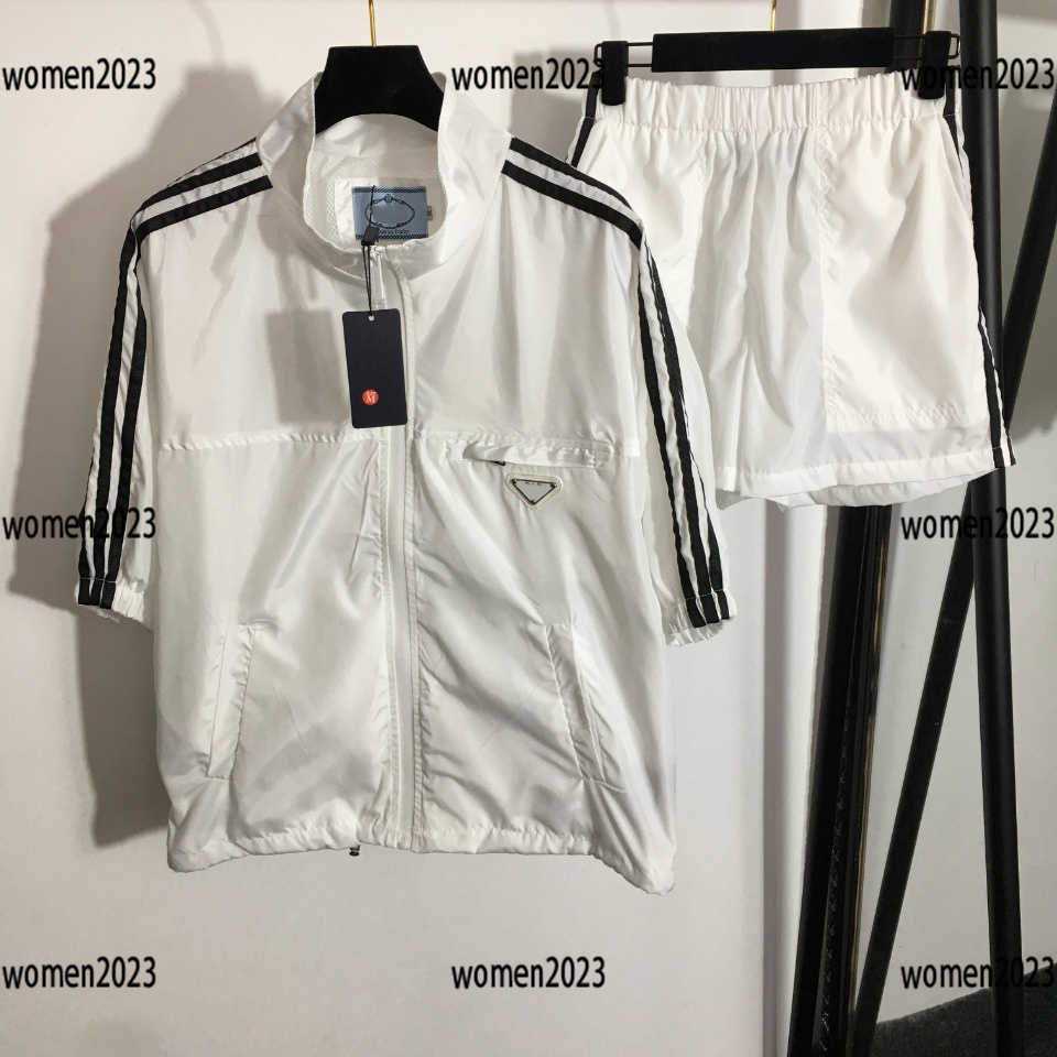 luxury Tracksuits women sportswear girl casual outfit 2pcs Contrast color jacket and trousers summer outdoor Size -L New Arrivals, White
luxury Tracksuits women sportswear girl casual outfit 2pcs Contrast color jacket and trousers summer outdoor Size -L New Arrivals, White
