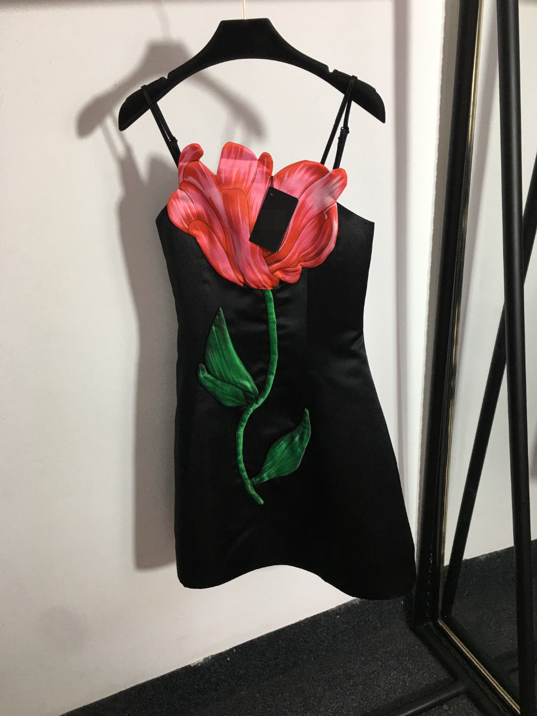 300 2023 Runway Dress Spring Summer Dress Brand Same Style Empire Black Pink Embroidery Short Sleeve Polyester Striped Womens Dress Fashion meiyi
300 2023 Runway Dress Spring Summer Dress Brand Same Style Empire Black Pink Embroidery Short Sleeve Polyester Striped Womens Dress Fashion meiyi