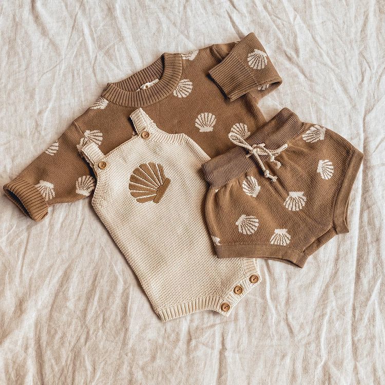 Clothing Sets Baby Summer Clothing Sets 0-18M Toddler Infant Boys Girls Shell Print Strap Button Plaid Knitted BodysuitsShorts Tracksuits 230317
Clothing Sets Baby Summer Clothing Sets 0-18M Toddler Infant Boys Girls Shell Print Strap Button Plaid Knitted BodysuitsShorts Tracksuits 230317