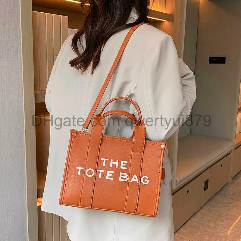 Totes The ToteBag European And American CrossBorder Single Shoulder Versatile Large Capacity Open WoMens Messenger 0317/23, Beige
Totes The ToteBag European And American CrossBorder Single Shoulder Versatile Large Capacity Open WoMens Messenger 0317/23, Beige