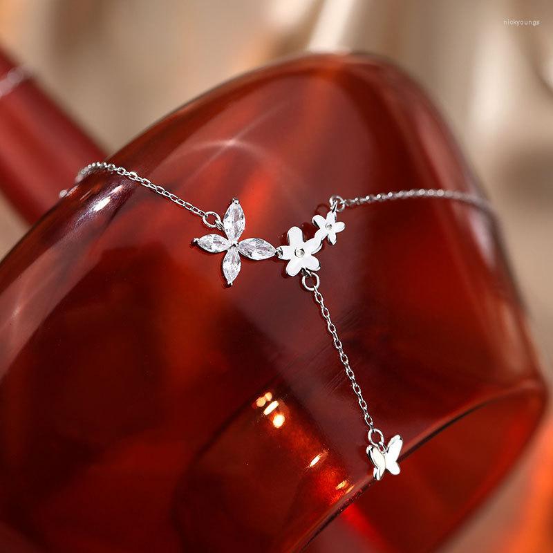 Chains VENTFILLE 925 Sterling Silver Sweet Girl Flash Diamond Butterfly Necklace Female Simple Wild Clavicle Chain Flower
Chains VENTFILLE 925 Sterling Silver Sweet Girl Flash Diamond Butterfly Necklace Female Simple Wild Clavicle Chain Flower