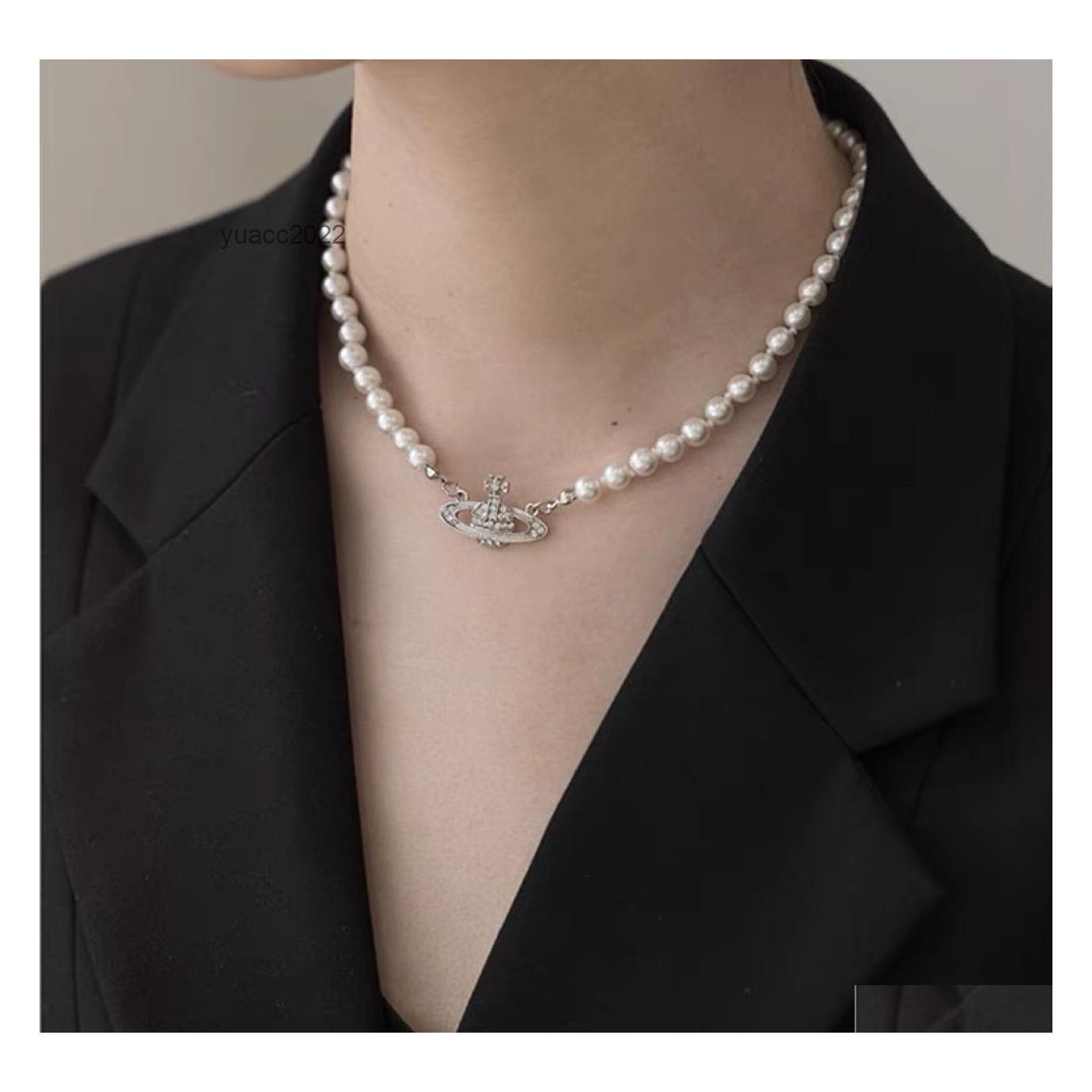 2016 Pendant Necklaces Chaopai Diamond Encrusted Pearl Necklace Womens Net Red Light Luxury Vivian Westwood Fl Planet Clavicle Drop Deliv Dhcbj
2016 Pendant Necklaces Chaopai Diamond Encrusted Pearl Necklace Womens Net Red Light Luxury Vivian Westwood Fl Planet Clavicle Drop Deliv Dhcbj