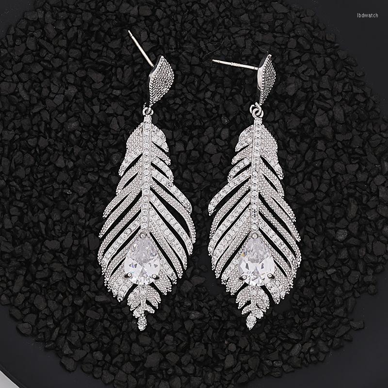 Dangle Earrings Micro Pave Cubic Zirconia Leaf Pendant Silver Needle White Feather Earring Water Drop Jewelry Fashion Eardrop
Dangle Earrings Micro Pave Cubic Zirconia Leaf Pendant Silver Needle White Feather Earring Water Drop Jewelry Fashion Eardrop