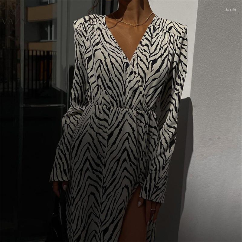 Casual Dresses VAZN 2023 Printed Lady Floor Length Dress Fashion Street Style Women Long Sleeve V Neck, Black
Casual Dresses VAZN 2023 Printed Lady Floor Length Dress Fashion Street Style Women Long Sleeve V Neck, Black