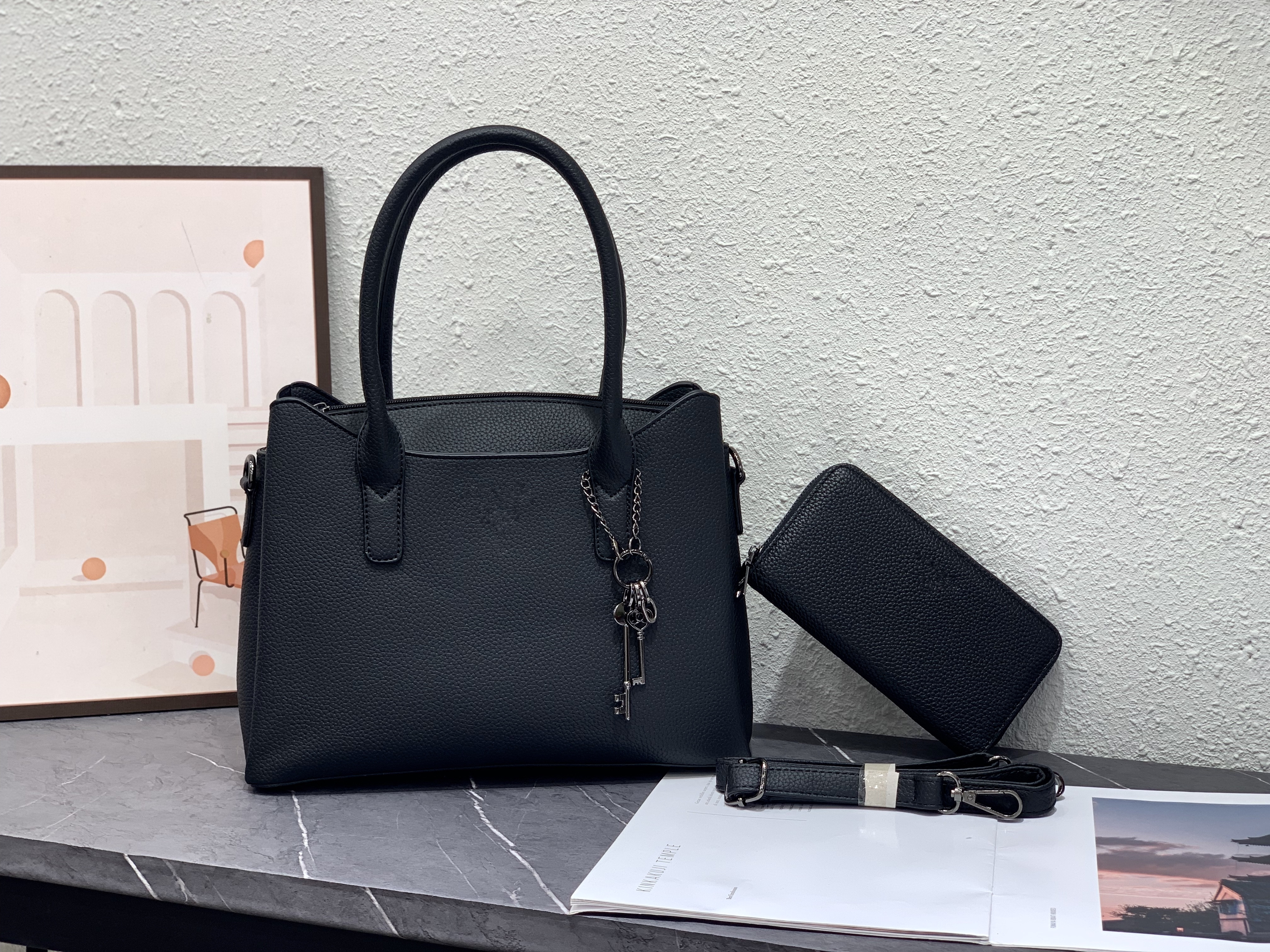 Women Shoulder SS Messenger Bags Lady 2023 Fashion Luxury Handbags Cross Body Famous Designer Hasp Removable Leather Straps Popular Female Purse Backpak 3350, White
Women Shoulder SS Messenger Bags Lady 2023 Fashion Luxury Handbags Cross Body Famous Designer Hasp Removable Leather Straps Popular Female Purse Backpak 3350, White