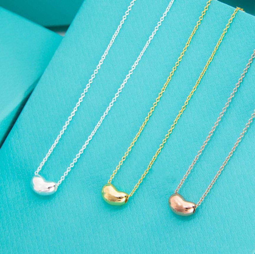 Beans Pendant Necklace with diamonds designer jewelry Womens DOUDOU Necklaces as gift with blue box7620090
Beans Pendant Necklace with diamonds designer jewelry Womens DOUDOU Necklaces as gift with blue box7620090