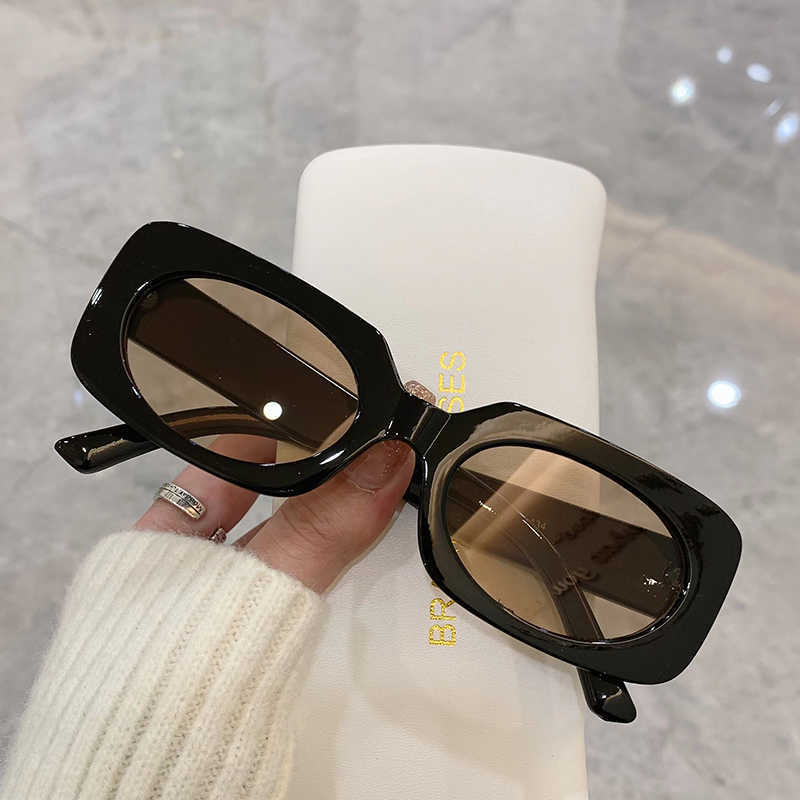 Sunglasses New Colorful Oval Frame Sunglasses Vintage Retro Fashion Female UV400 Shades Popular Brand Designer Anti-glare Eyewear for Women G230225
Sunglasses New Colorful Oval Frame Sunglasses Vintage Retro Fashion Female UV400 Shades Popular Brand Designer Anti-glare Eyewear for Women G230225