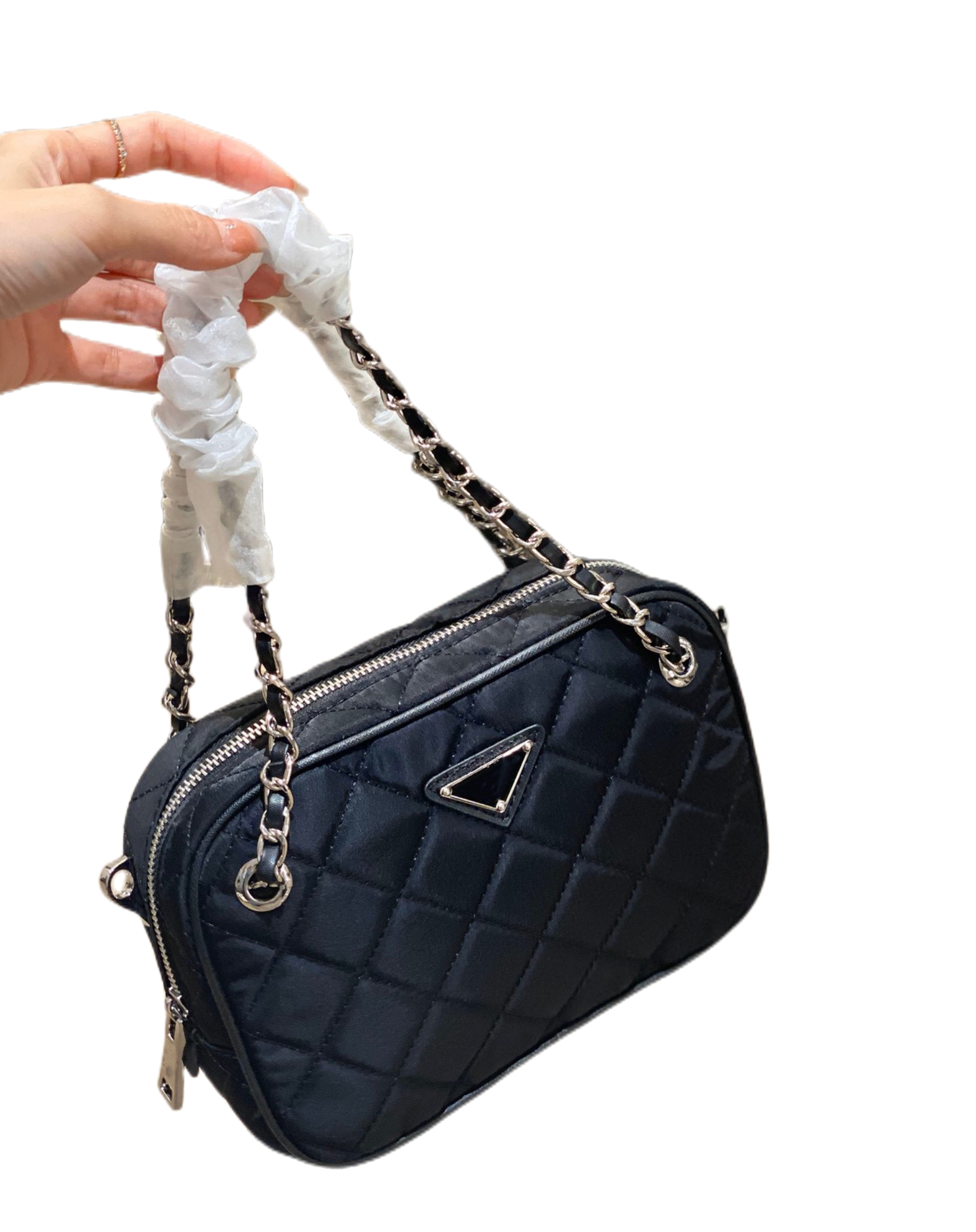 Fashion Medieval Tote Handbag Luxury Camera Bag Women Nylon Diamond Plaid Large Capacity Zipper Opening Metal Triangle Logo Flap Style Chain, Black
Fashion Medieval Tote Handbag Luxury Camera Bag Women Nylon Diamond Plaid Large Capacity Zipper Opening Metal Triangle Logo Flap Style Chain, Black