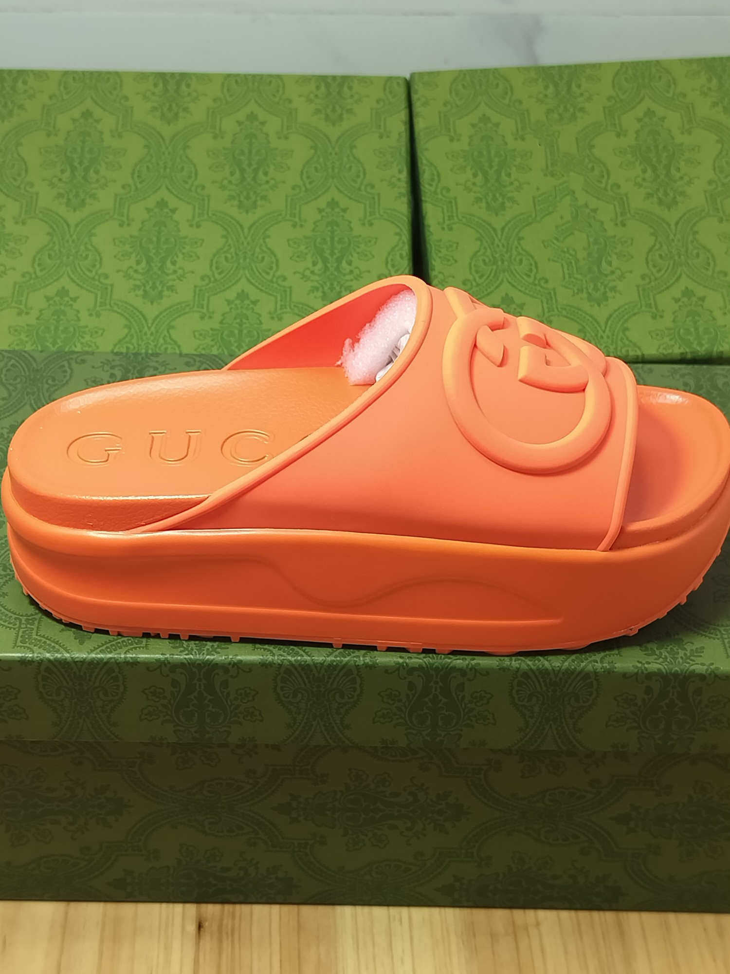Running Shoes Sandals luxury Designer women Flip flops Slipper Genuine Leather slides Metal Chain Ladies Casual shoes