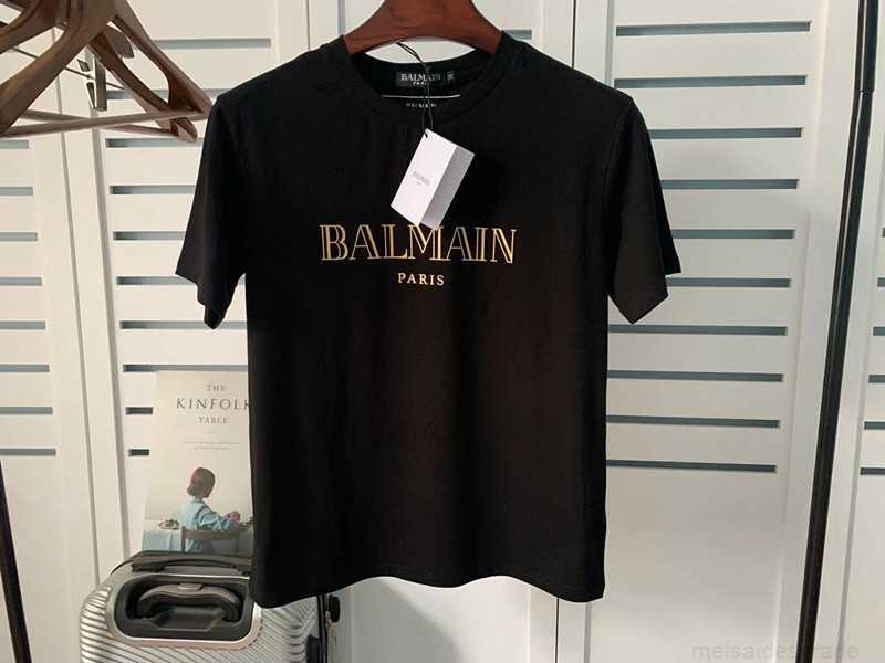 Designer Luxury Coats Ss Spring and Summer New Bal Short Sleeve Shoulder Gold Button Bronzed Letter Cotton Tshirt Lovers Classic PU8KQ
Designer Luxury Coats Ss Spring and Summer New Bal Short Sleeve Shoulder Gold Button Bronzed Letter Cotton Tshirt Lovers Classic PU8KQ