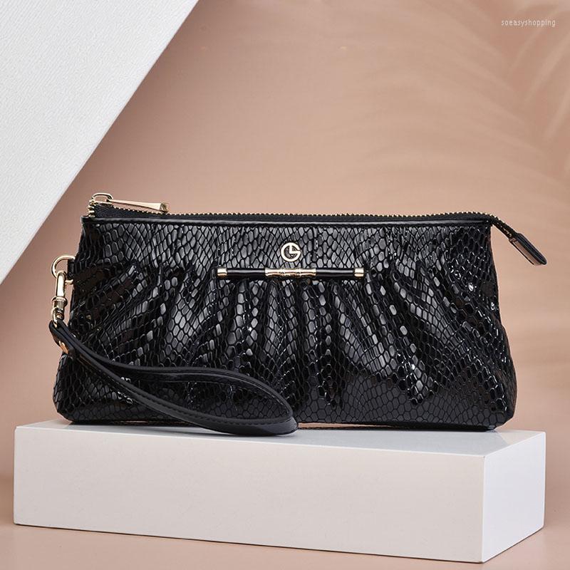 Wallets Genuine Leather Handbags Clutch Bag 2023 Female Patent Large Capacity Ladies Fashion Wallet, Black
Wallets Genuine Leather Handbags Clutch Bag 2023 Female Patent Large Capacity Ladies Fashion Wallet, Black