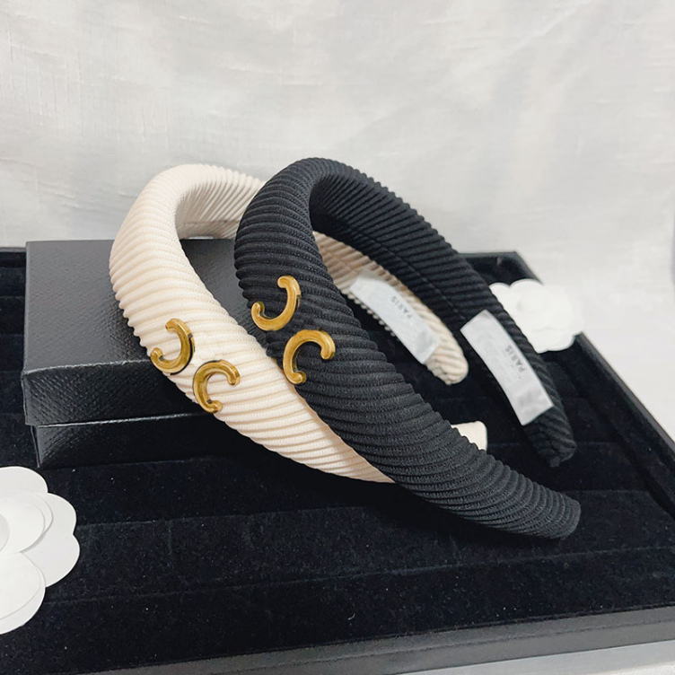 Luxury Designer Headbands Womens Solid Color Brand Autumn Winter Sponge Hairband Simple Sport Wide Edge Turban Headwraps For Head Accessories Gifts Wholesale, Coffee
Luxury Designer Headbands Womens Solid Color Brand Autumn Winter Sponge Hairband Simple Sport Wide Edge Turban Headwraps For Head Accessories Gifts Wholesale, Coffee