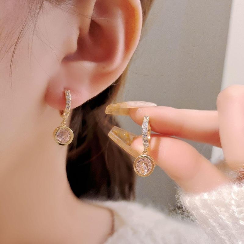 Stud Earrings Brand Upgraded Copper Silver Needle South Korean Ins Premium Luxury Circle Fashion OL Wholesale
Stud Earrings Brand Upgraded Copper Silver Needle South Korean Ins Premium Luxury Circle Fashion OL Wholesale