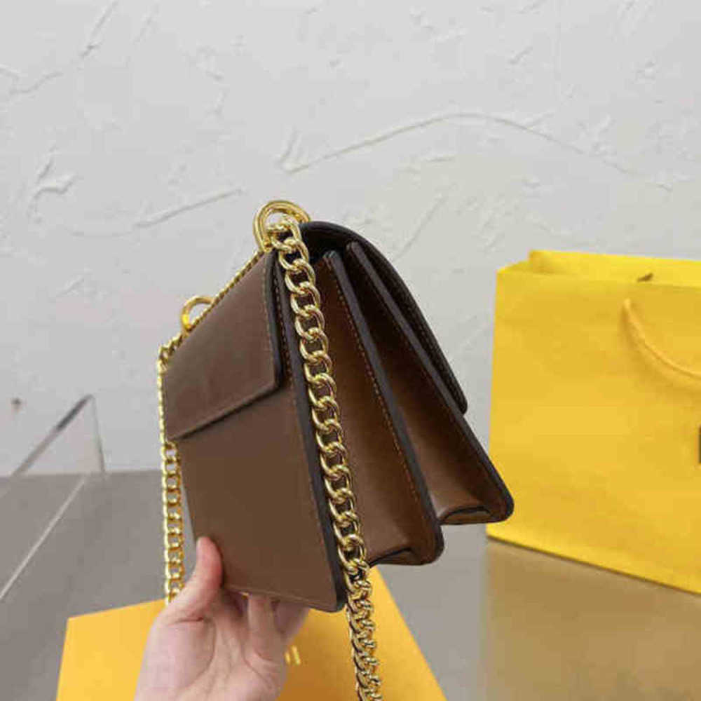 Shoulder Bags Evening Bags Designer Brand Chain Lock Small Square Bags Women Handbag Shoulder Leather Luxury Crossbody Female Purses 220307, Dark khaki
Shoulder Bags Evening Bags Designer Brand Chain Lock Small Square Bags Women Handbag Shoulder Leather Luxury Crossbody Female Purses 220307, Dark khaki